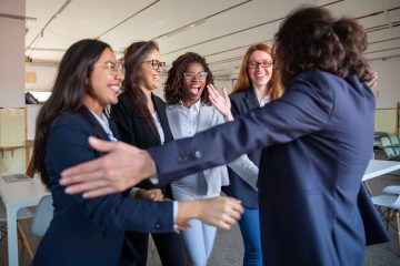 Evento gratuito em Itajaí promove capacitação de liderança feminina nos setores imobiliário e da tecnologia